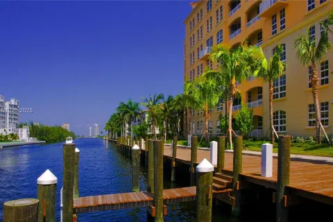 3001 NE 185th St # 431, Aventura FL 33180