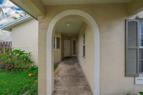24920 SW 127th Ct, Homestead FL 33032