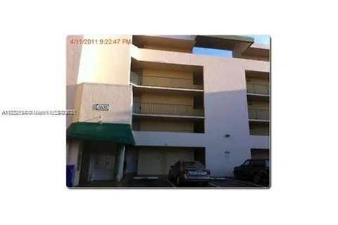 8820 Fontainebleau Blvd # 403, Miami FL 33172