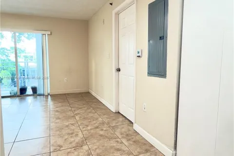 630 85th St # 102, Miami Beach FL 33141