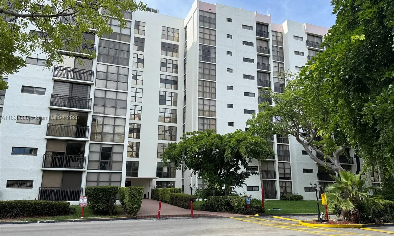 17021 N Bay Rd # 222, Sunny Isles Beach FL 33160
