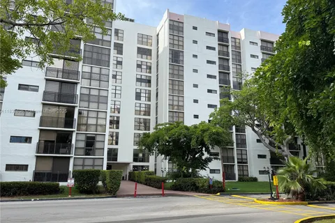 17021 N Bay Rd # 222, Sunny Isles Beach FL 33160