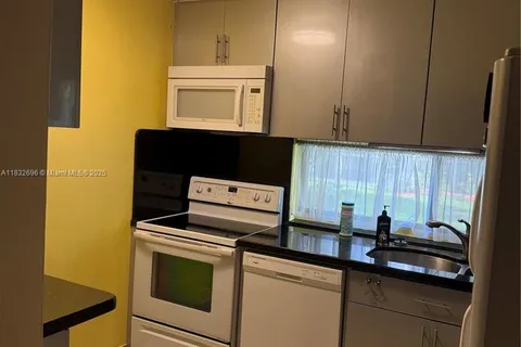 17021 N Bay Rd # 222, Sunny Isles Beach FL 33160