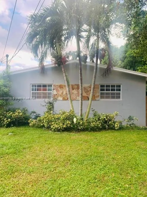 2530 NE 182nd St # 2530, North Miami Beach FL 33160