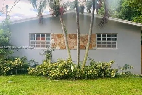 2530 NE 182nd St # 2530, North Miami Beach FL 33160