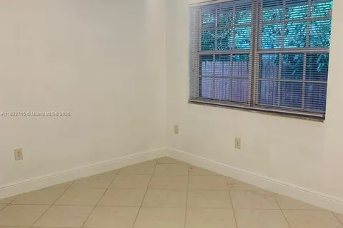 2530 NE 182nd St # 2530, North Miami Beach FL 33160