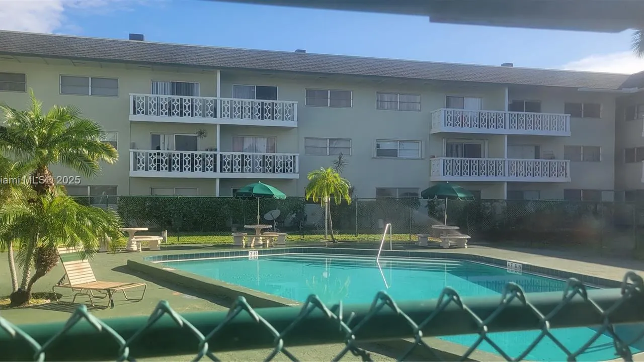 4200 NW 3rd Ct # 124, Plantation FL 33317