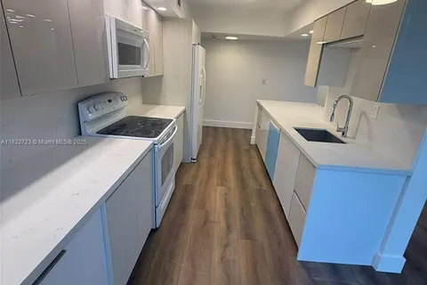 851 Three Islands Blvd # 209, Hallandale Beach FL 33009