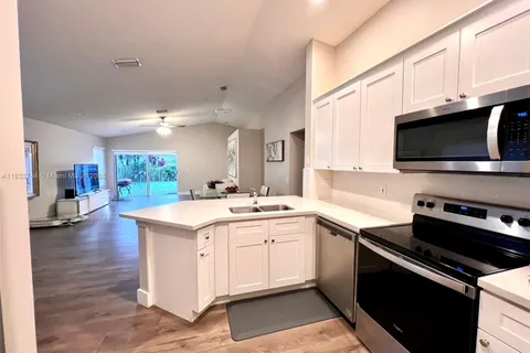 4280 Ironwood Ct, Weston FL 33331