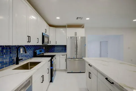 1101 NW 14th Ct, Fort Lauderdale FL 33311