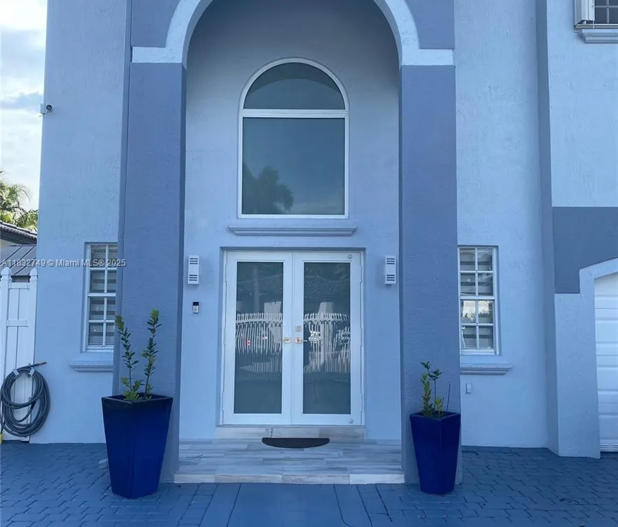 6882 SW 157th Ct # 2, Miami FL 33193