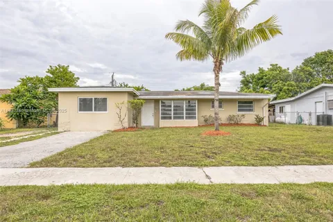 4931 NW 13th St, Lauderhill FL 33313