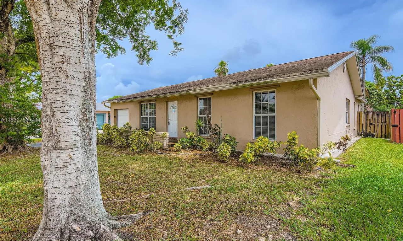11035 NW 27th St, Sunrise FL 33322