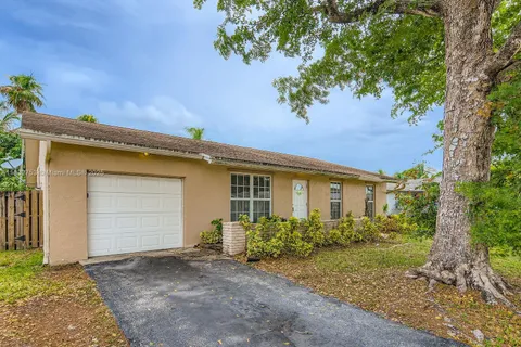 11035 NW 27th St, Sunrise FL 33322