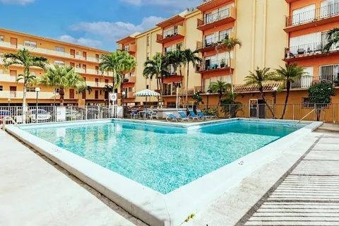 1900 W 54th St # 108, Hialeah FL 33012