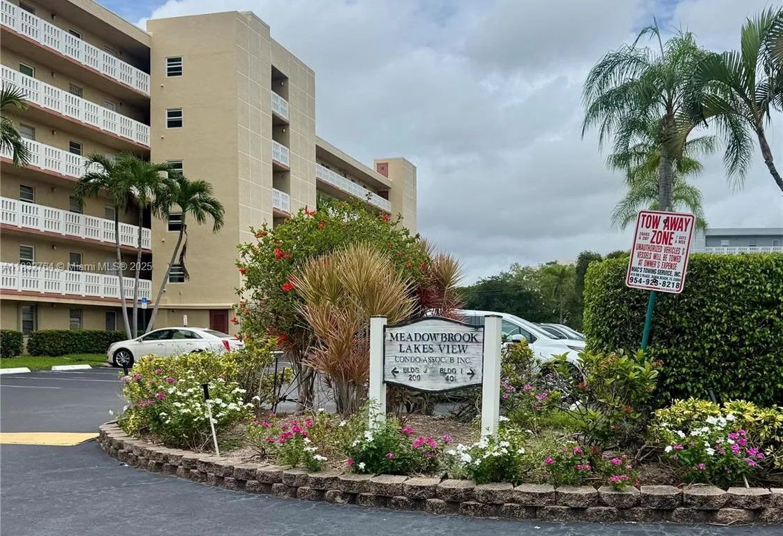 401 SE 3rd St # 405, Dania Beach FL 33004