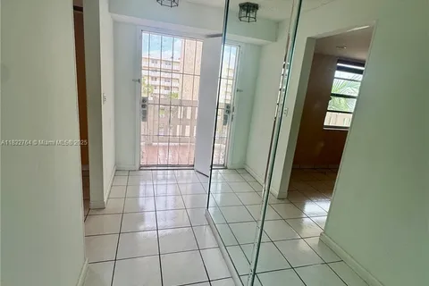 401 SE 3rd St # 405, Dania Beach FL 33004