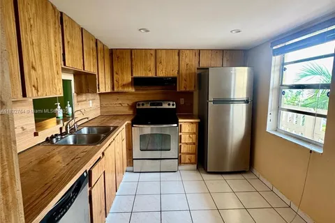 401 SE 3rd St # 405, Dania Beach FL 33004