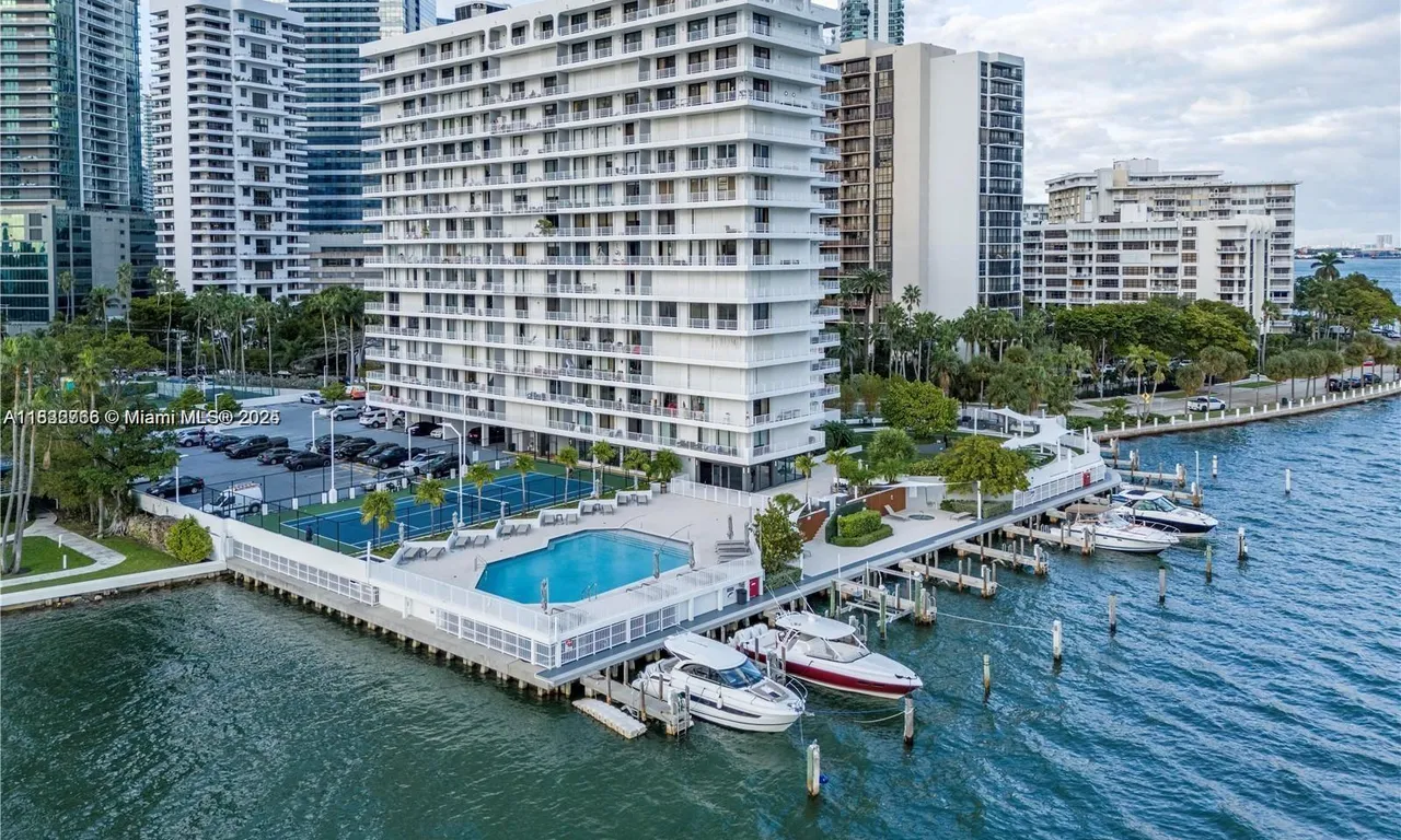 200 SE 15th Rd # 4K, Miami FL 33129