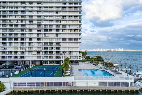 200 SE 15th Rd # 4K, Miami FL 33129