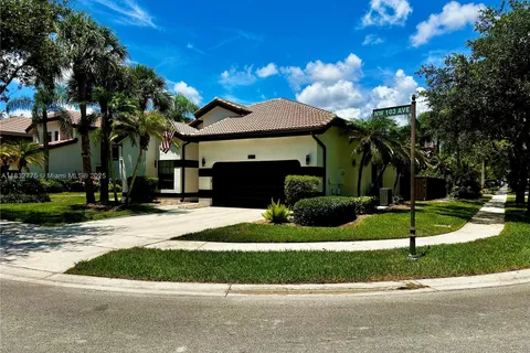 1261 NW 103rd Ave, Plantation FL 33322