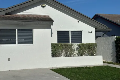 541 SW 89th Ct, Miami FL 33174