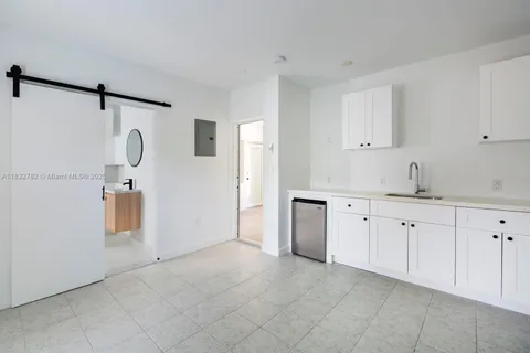 7800 NE 10th Ct # 5, Miami FL 33138