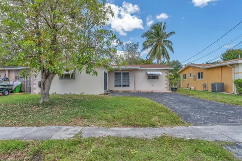 8363 NW 26th Pl, Sunrise FL 33322