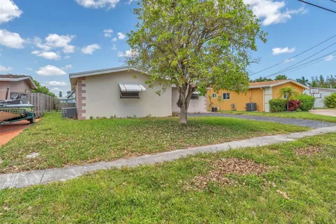 8363 NW 26th Pl, Sunrise FL 33322