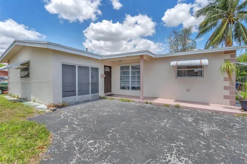 8363 NW 26th Pl, Sunrise FL 33322