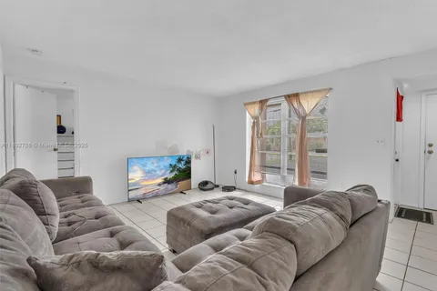 8363 NW 26th Pl, Sunrise FL 33322