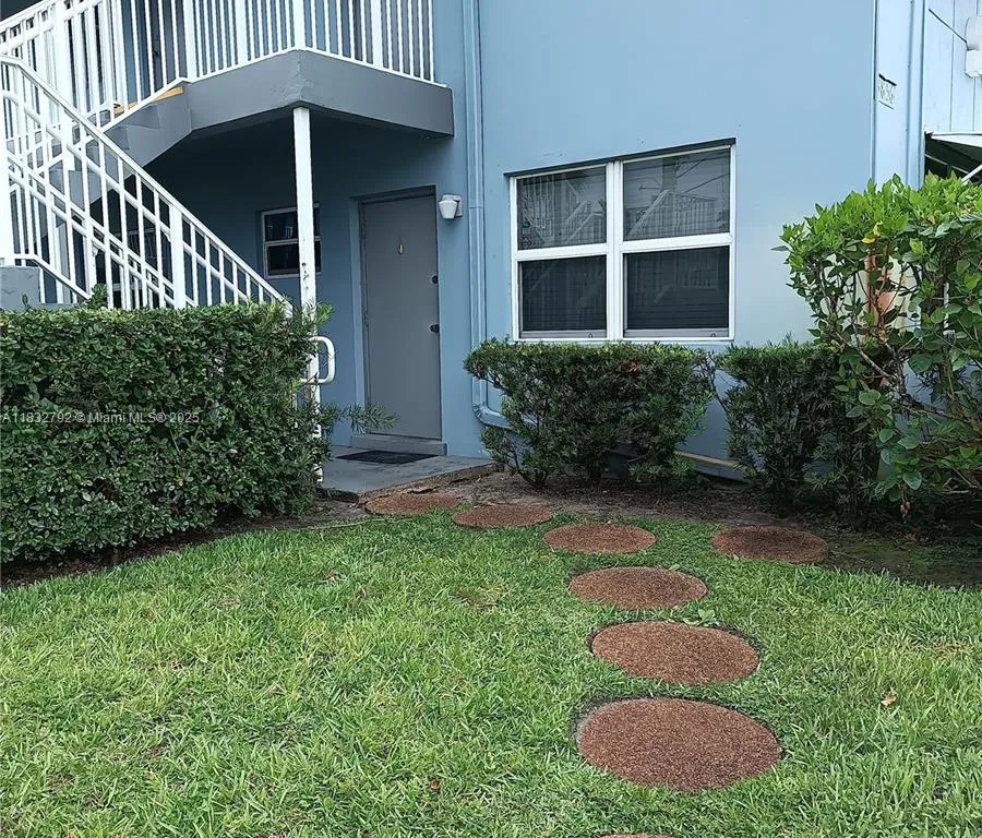 3856 S Cir Dr # 1, Hollywood FL 33021