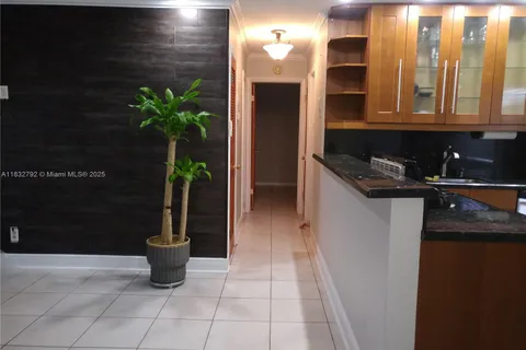 3856 S Cir Dr # 1, Hollywood FL 33021
