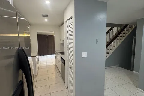 834 NW 81st Way # 8, Plantation FL 33324