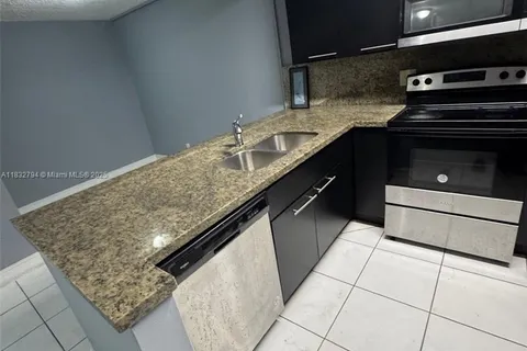 5955 NW 25th Ct # 208, Sunrise FL 33313
