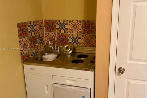 1561 SE 17th Ave # 0, Homestead FL 33035