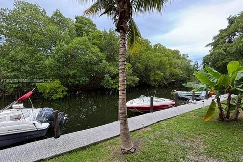 1860 Venice Park Dr # 110, North Miami FL 33181