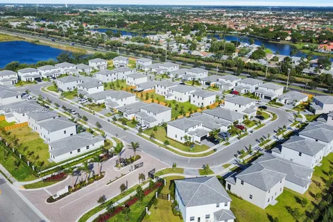 865 SE 26 RD, Homestead FL 33035