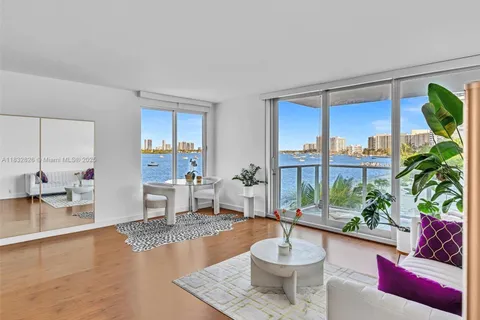 1000 West Ave # 324, Miami Beach FL 33139