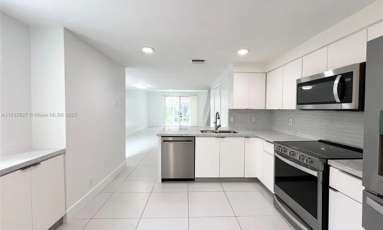 1524 Coronado Rd # 35, Weston FL 33327