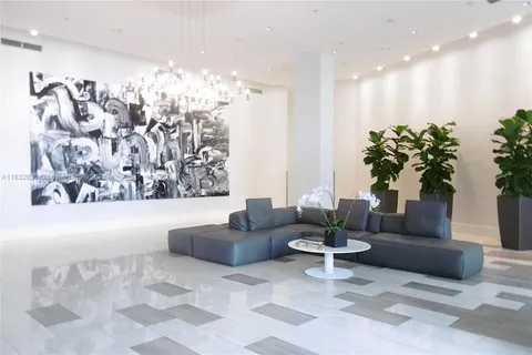 2001 Meridian Ave # 525, Miami Beach FL 33139