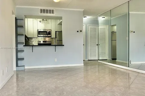 630 Tennis Club Dr # 106, Fort Lauderdale FL 33311