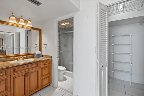 1200 Saint Charles Pl, Pembroke Pines FL 33026