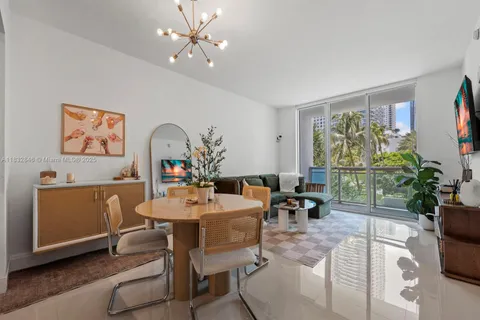 950 Brickell Bay Dr # 1103, Miami FL 33131