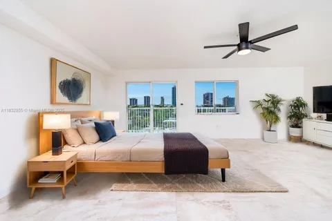 280 SW 20th Rd # 902, Miami FL 33129