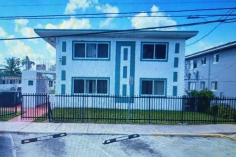 2101 Calais Dr # 7, Miami Beach FL 33141