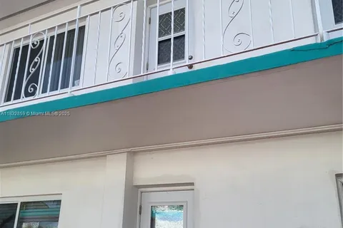 2101 Calais Dr # 7, Miami Beach FL 33141