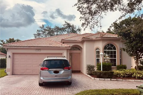 13317 NW 15th Ct, Pembroke Pines FL 33028