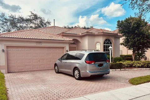 13317 NW 15th Ct, Pembroke Pines FL 33028