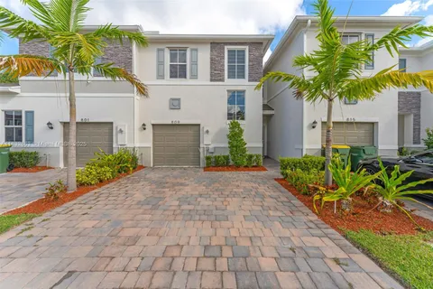 809 SE 16th Ct, Homestead FL 33034